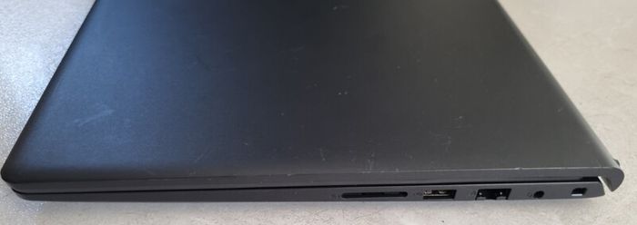Dell Vostro 3525, AMD Ryzen 5 5625u 16GB 512GB