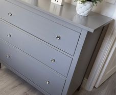 Chest of drawers
