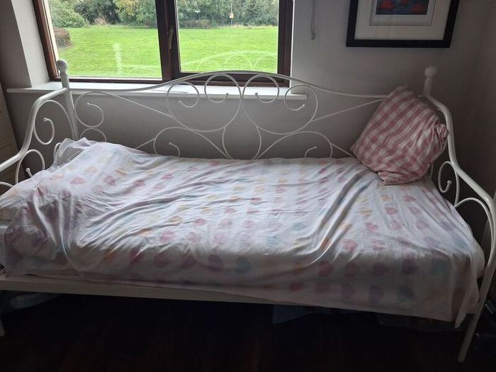 Day bed