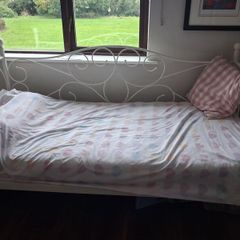 Day bed