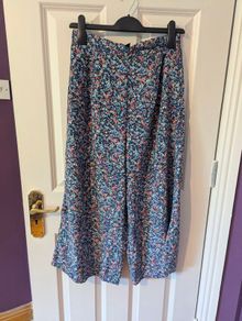 Flowery trousers