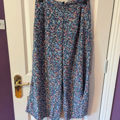 Flowery trousers