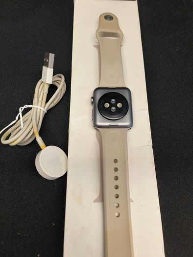 Apple Watch Series 3 42MM Smartwatch/ Used