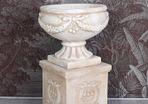 Baroque bowl on pedestal Planter Jardin de Versailles