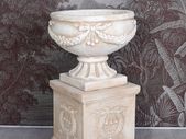 Baroque bowl on pedestal Planter Jardin de Versailles