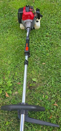 Long hedge trimmer