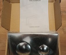 Pneumatic dual flush plate