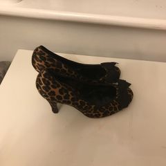Ladies animal print with bow shoes size 5