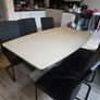 Extendable dining table with 6 chairs Image 4