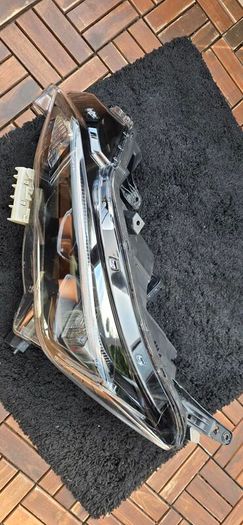 nissan leaf left headlight