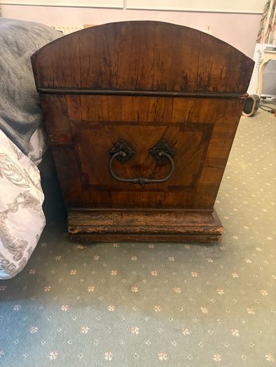 antiques coffer