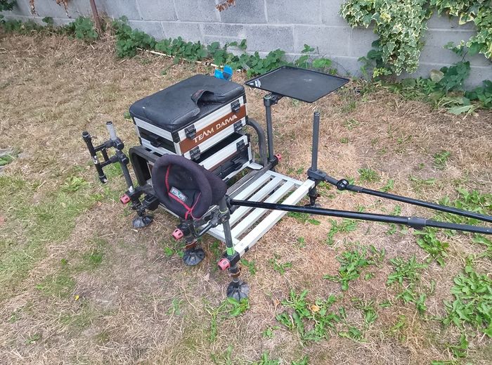 Daiwa Team seat box with accessories