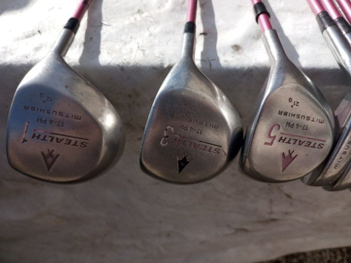 Mitsushiba ladies golf clubs. Right handed clubs