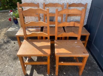 Pine chairs (set of 5)