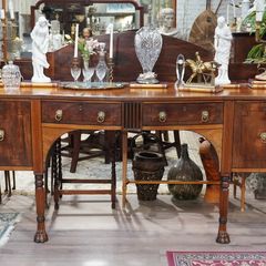 Very Fine Georgian Sideboard