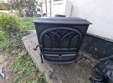 Jotul F 400 Cast Iron Wood Stove