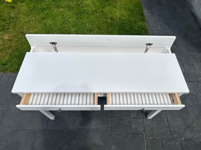 Ikea white hemnes desk with two drawers