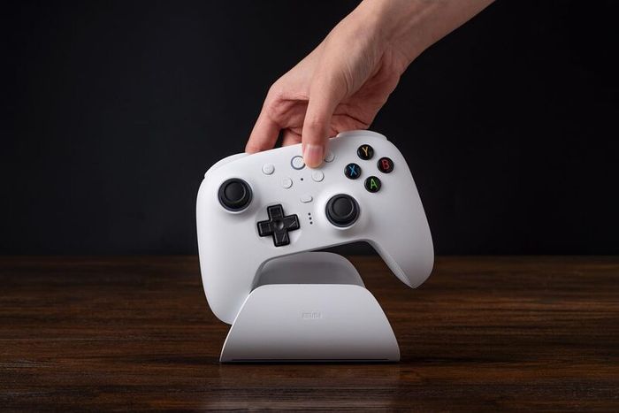 BUNDLE: 8Bitdo Ultimate 2 Wireless Controller (Boxed) + Official Controller Travel Case (Boxed) + Bonus!