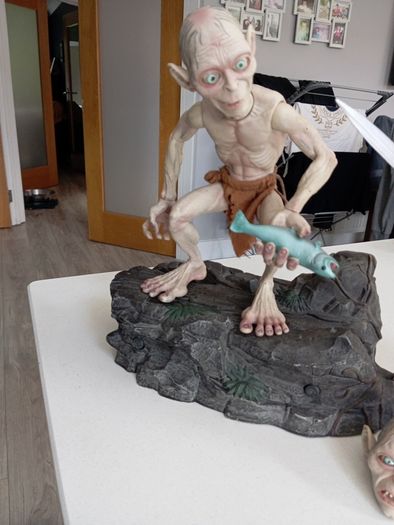 Neca Frodo and Gollum Lotr 1/4 scale figures
