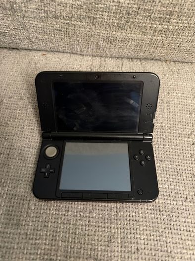 Nintendo 3DS XL Red