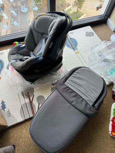 Buggy / Pram / Car Seat / Bassinet travel system