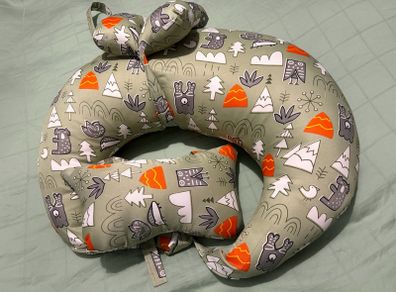 BRAND NEW Feeding pillow