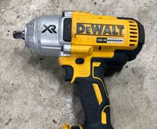 Dewalt 1/2" impact gun 18V DCF899