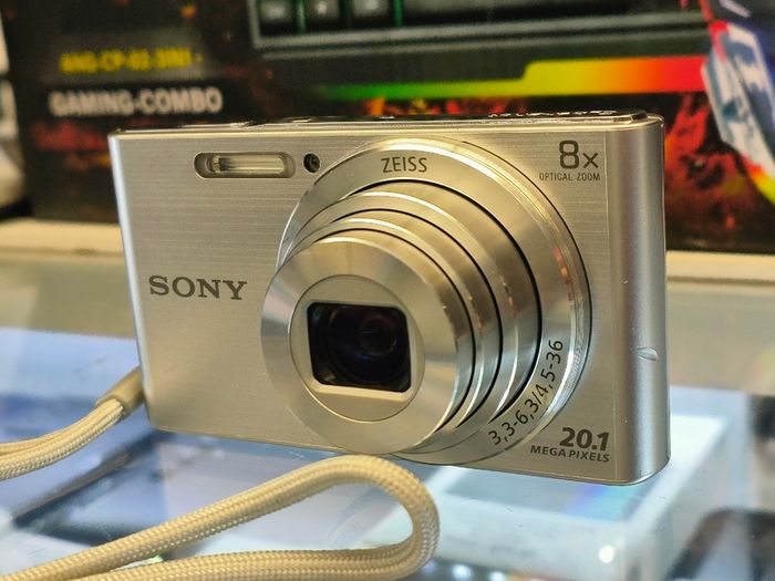 Sony Cyber-shot DSC-W830 Silver 20.1MP 8x Zoom Digital Camera