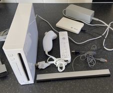 White Nintendo Wii Console | Complete 2-Player Setup | 64GB SD & 500GB HDD with 100 games