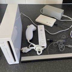 White Nintendo Wii Console | Complete 2-Player Setup | 64GB SD & 500GB HDD with 100 games