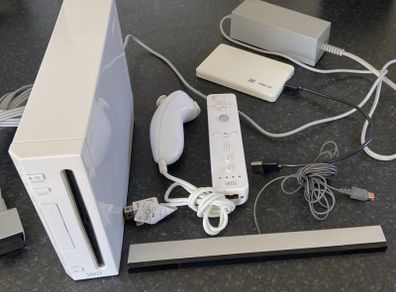 White Nintendo Wii Console | Complete 2-Player Setup | 64GB SD & 500GB HDD with 100 games