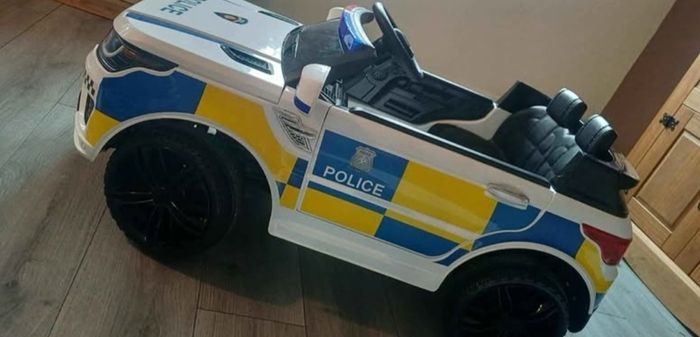 Police car ride on