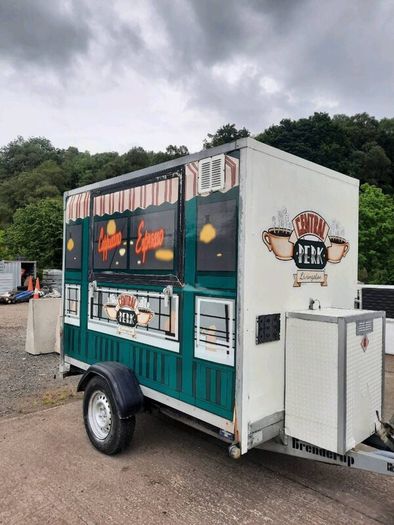 Mobile catering trailer