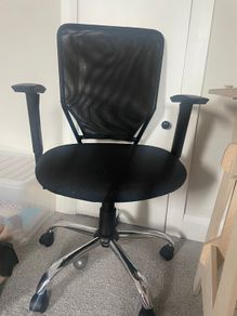 Black mesh office chair