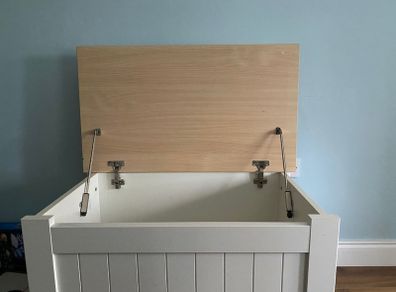 Storage box