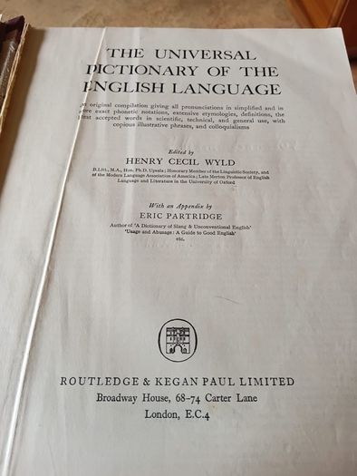 1961 Vintage The Universal English Dictionary. Heron Books.