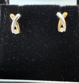 Gold earrings diamond