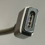 Apple MacBook power adapter Image 4