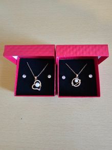 Jewelry set: chain and earrings