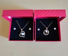 Jewelry set: chain and earrings