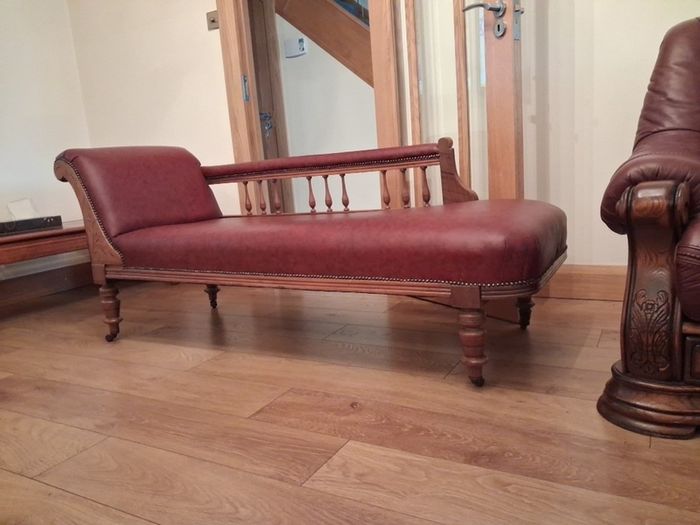 chaise longue