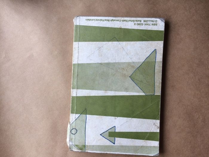 Leabhar- Nuachaint is Comhra