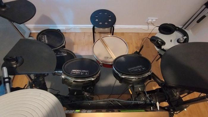 Electronic drums