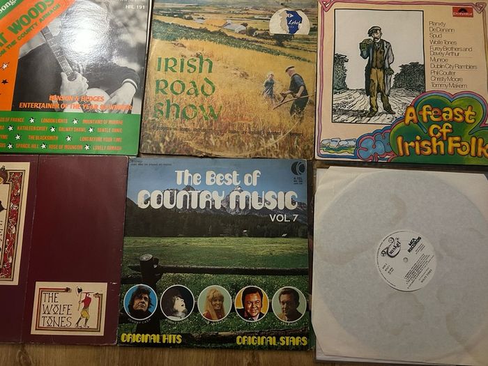 24 vintage Irish folk & country vinyl LPs- wolf tones, Dubliners etc