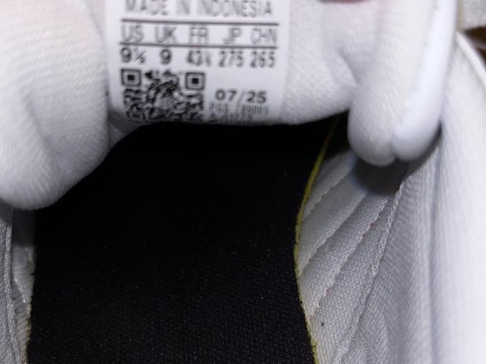 Adidas mens trainer UK9