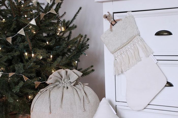 COTTON & SWEETS 5x Cotton Christmas Stockings and 2x Santa Toy Sack  - BOHO