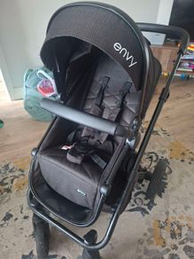 Baby Elegance Envy stroller and Bassinet