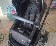 Baby Elegance Envy stroller and Bassinet