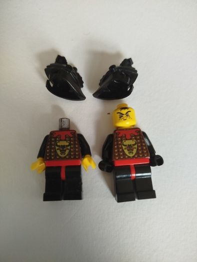 Lego Castle Knights Kingdom I Minifigure Robber 2