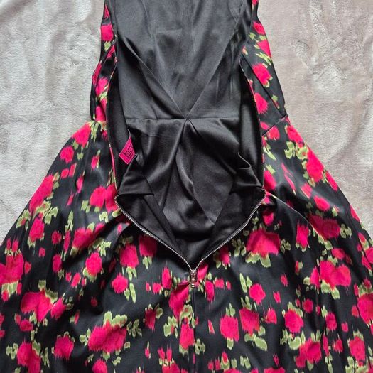 Boohoo Floral Open back halterneck mini dress, size 10